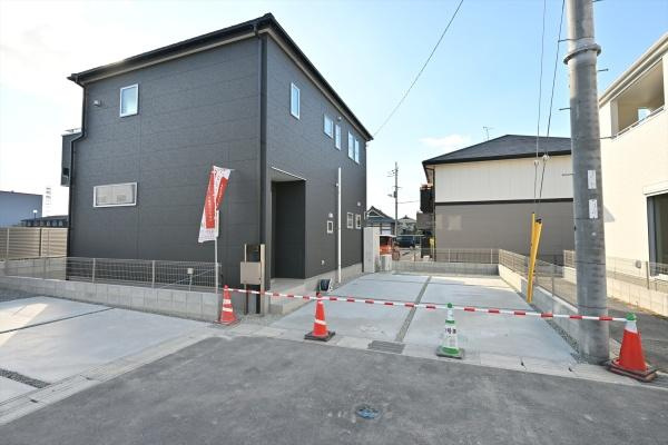 リーブルガーデン二階堂上ノ庄町 ３号棟 ／新築一戸建の外観|■現地撮影写真■耐震等級３の地震に強い安心の邸宅！雨で汚れを洗い流してくれるセルフクリーニング機能付き外壁！お気軽にお問い合わせください！