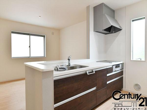 リーブルガーデン二階堂上ノ庄町 ３号棟 ／新築一戸建の内観：施工例|■収納力と使いやすさを追求したシステムキッチンです！■