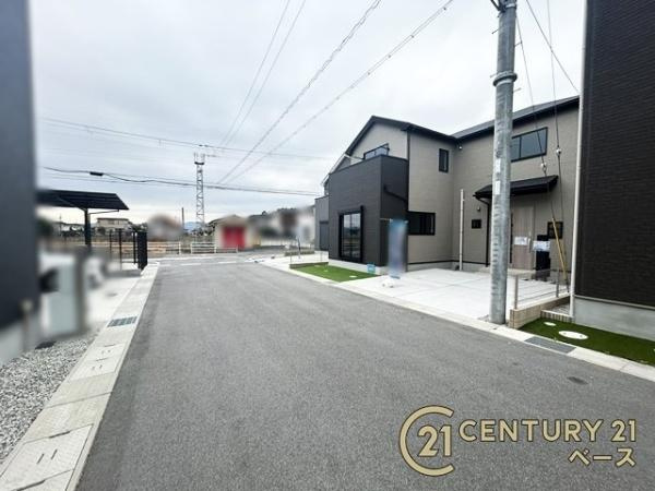 リナージュ古市町 ２号棟 ／新築一戸建の前面道路含む現地写真|■現地撮影写真■薬局が徒歩７分に近接し、生活環境の整った立地です！