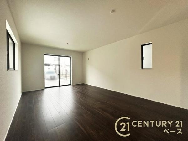 リナージュ古市町 ２号棟 ／新築一戸建の内観：施工例|■家計と環境に優しい！一部窓には断熱性・保温性に優れたペアガラスを使用しています！■