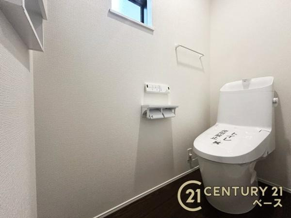 リナージュ古市町 ２号棟 ／新築一戸建の内観：施工例|■１・２階ともに『節水省エネ仕様シャワートイレ』を採用しています！■