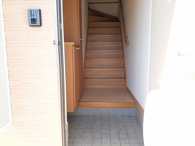 ヴァロワールの玄関|明るい玄関です