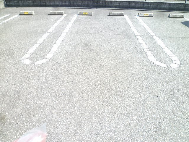 マ－ブル　Ⅱの駐車場|駐車場です