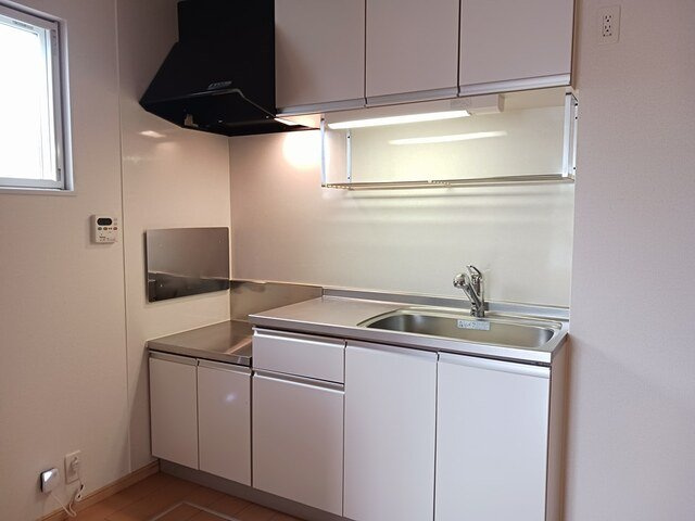 サラール　Ⅱのキッチン|コンパクトなキッチンで掃除もラクラク