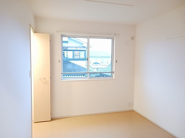 サン・ルルドⅡの内装|明るい色調の室内です