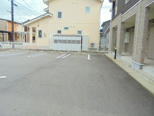 グレイスの駐車場|駐車スペースもあります