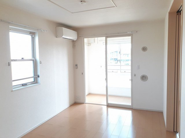 ローレルＮＳⅥの居間・リビング|おしゃれな居間です