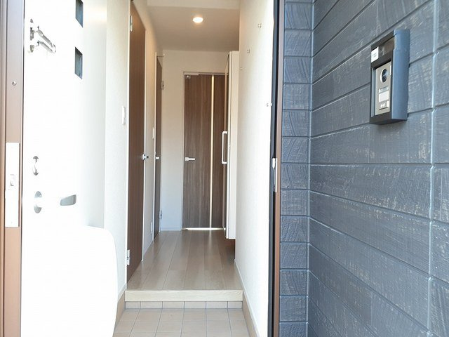 ヒカルサ高岡角イーストの玄関|シンプルで使いやすい玄関です