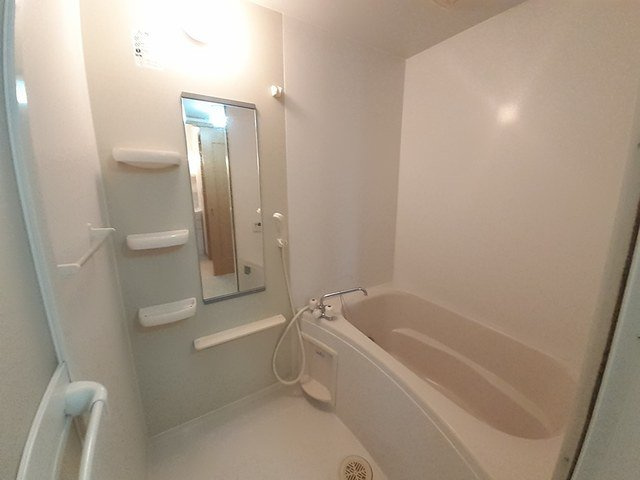 カトルセゾンⅢの浴室