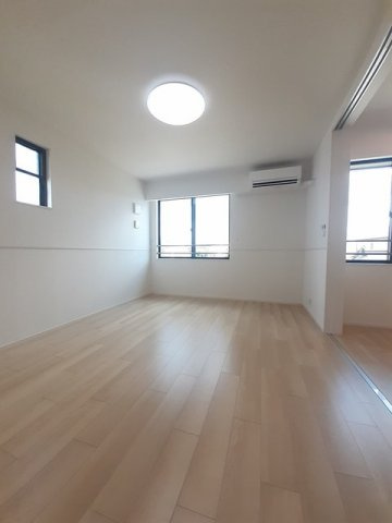 フォレスト　ワンＡの居間・リビング