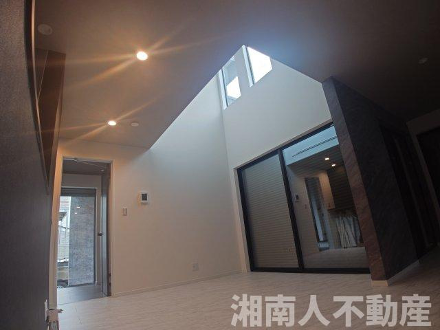 茅ヶ崎市高田1丁目　新築戸建　全1棟の居間・リビング|使いやすい居間です