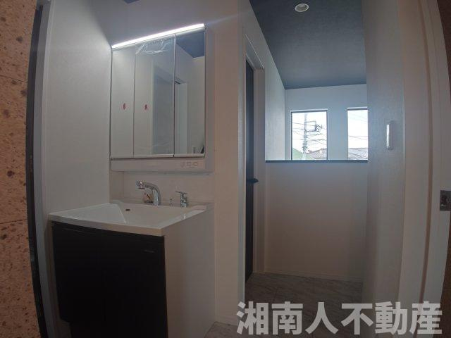 茅ヶ崎市高田1丁目　新築戸建　全1棟の独立洗面台|使いやすい独立洗面台です