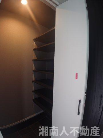 茅ヶ崎市高田1丁目　新築戸建　全1棟の収納|たっぷりとした収納スペースです