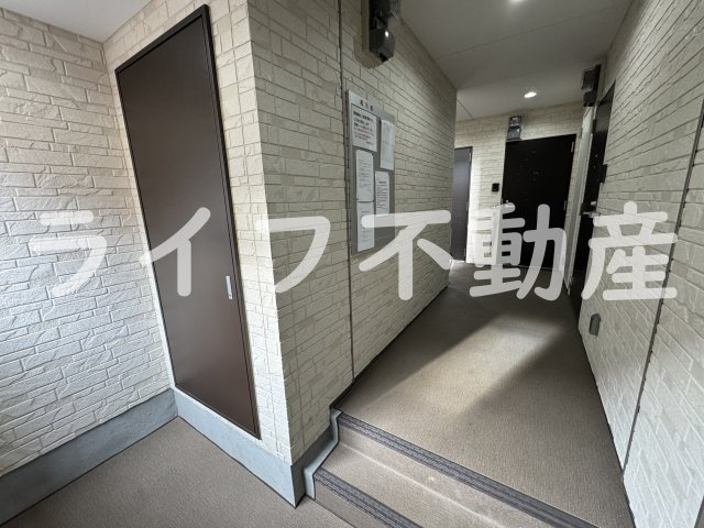 B.B.SOWのエントランス|建物の内部です