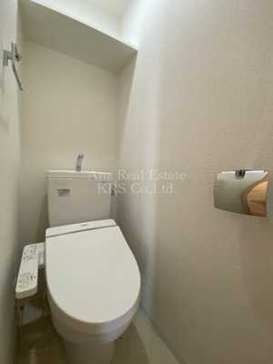 【トイレ】 | スプランディッド淀屋橋DUE | 温水洗浄便座！上に棚があって便利★