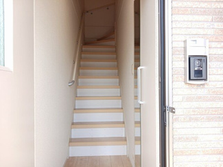 【玄関】 | サンライズガーデン　Ｆ