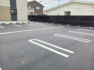 【駐車場】 | ロイヤル・鈴　Ｈ