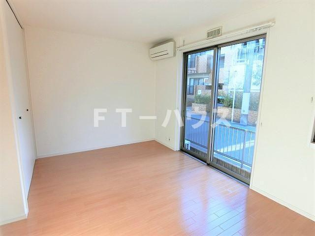 ブーローニュの森の居間・リビング