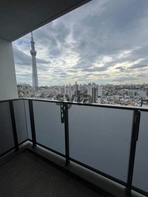 【バルコニー】 | SYFORME NEXT MUKOJIMA | 暖かな日差しのふりそそぐバルコニー