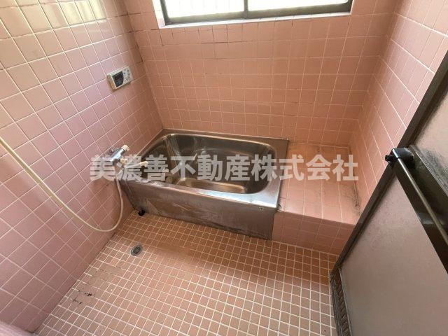 ６５９９３　岐阜市粟野東4丁目中古戸建ての浴室