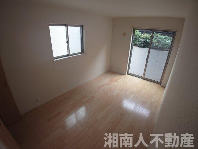 茅ヶ崎市室田　中古戸建の洋室|コンパクトで使いやすい洋室です