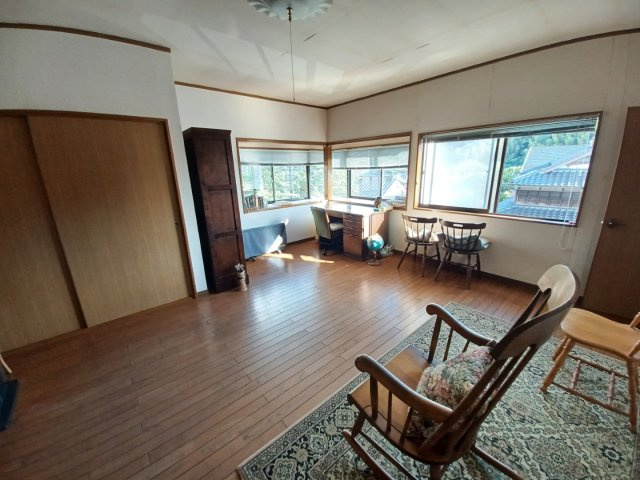 宇土市岩古曽町の中古一戸建の洋室|2F　11.5帖
