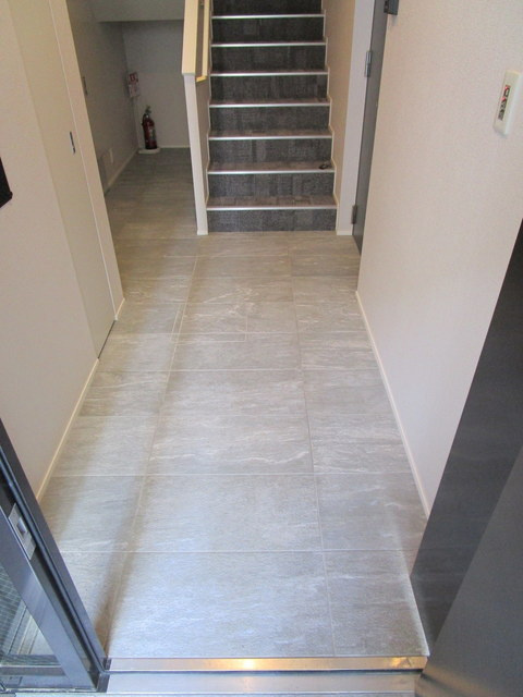 ＳＴＥＬＬＡ　ＭＡＩＳＯＮのロビー