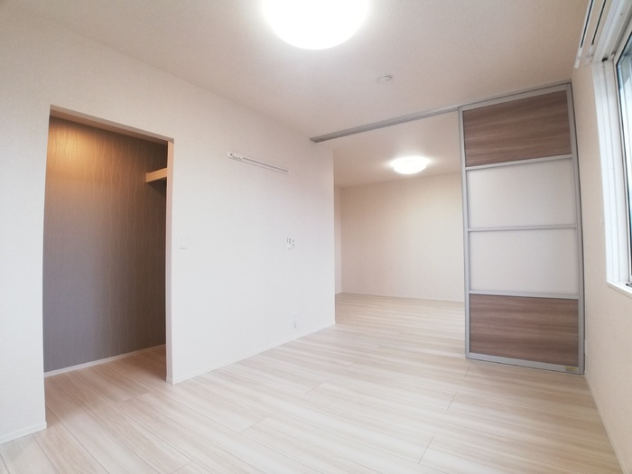 アドヴァンスサクラの洋室