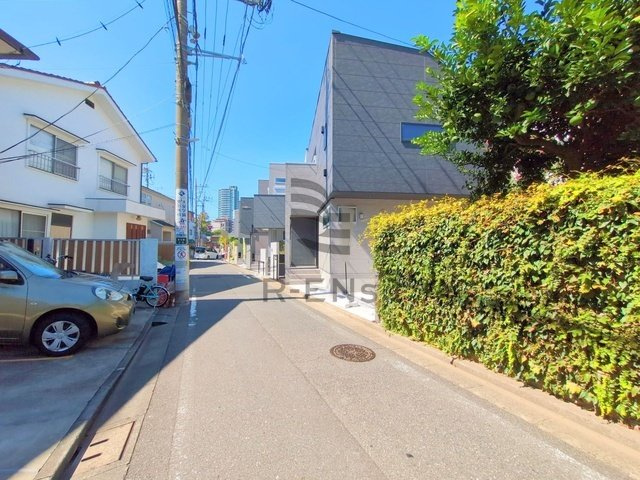 【前面道路含む現地写真】 | 練馬区東大泉３丁目　新築戸建て　D号棟 | 見通しもよく、落ち着いた住宅街でゆったり過ごせます