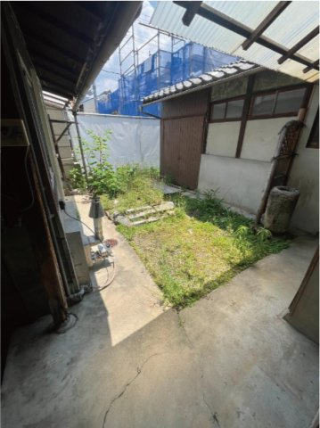 花園馬代町の庭