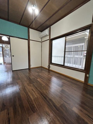 【洋室】 | 21.7㎡　角部屋