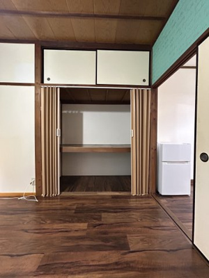 【洋室】 | 収納スペースございます