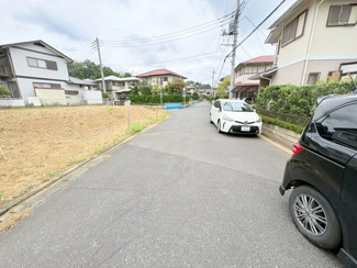 【前面道路含む現地写真】 | 狭山市柏原　建築条件なし売地　「新狭山駅」バス15分　敷地65坪　【柏原小学区】