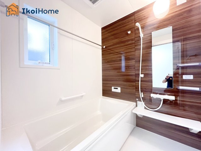 神戸市第9西区枝吉1丁目　新築戸建の浴室|【ホームページに現地動画掲載中】●年中無休：当日予約可●小窓ございますので通気・換気良好です。