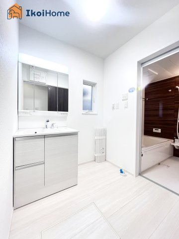 神戸市第9西区枝吉1丁目　新築戸建の洗面所|【ホームページに現地動画掲載中】●年中無休：当日予約可●畳２枚分の一般的な洗面室。小窓もあります！