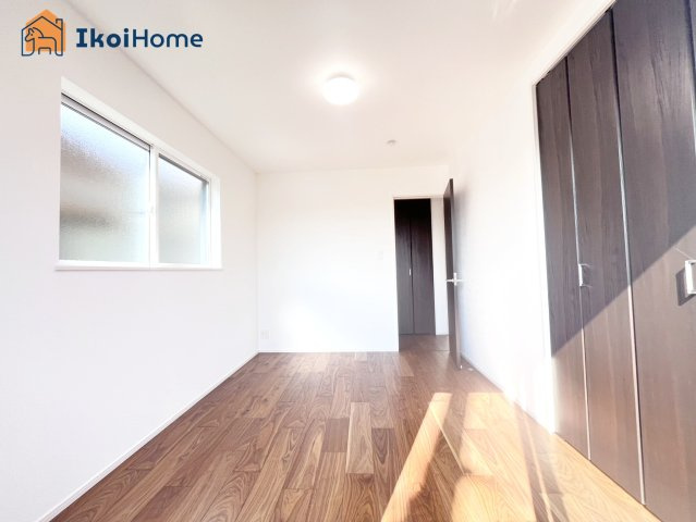 神戸市第9西区枝吉1丁目　新築戸建の子供部屋|【ホームページに現地動画掲載中】●年中無休：当日予約可●オプションでフローリング強化のコーティングも