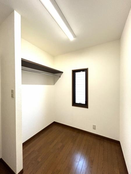 高知市潮見台1丁目 戸建ての収納|2階西側洋室ウォークインクローゼット