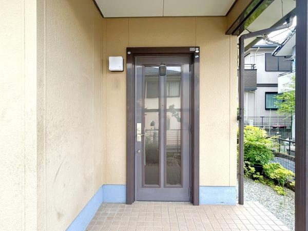 高知市潮見台1丁目 戸建ての玄関