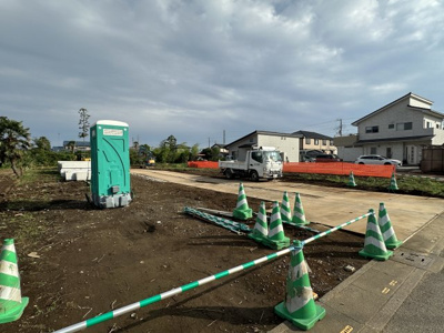 【前面道路含む現地写真】