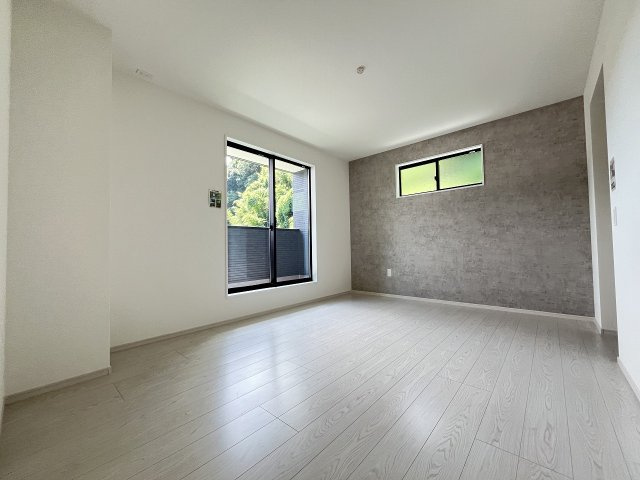 【寝室】 | 福岡市早良区原4丁目1期　2号棟（全2棟）【仲介手数料無料・0円】 | 施工例。施工例は完成時と異なる場合があります。