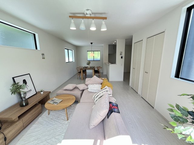 【内装】 | 福岡市早良区原4丁目1期　2号棟（全2棟）【仲介手数料無料・0円】 | 施工例。施工例は完成時と異なる場合があります。