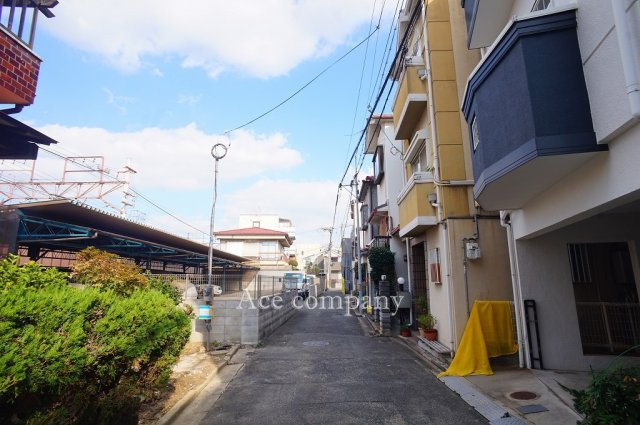 【前面道路含む現地写真】 | 鶴見区今津南4丁目 | 【前面道路：幅員4ｍ】
