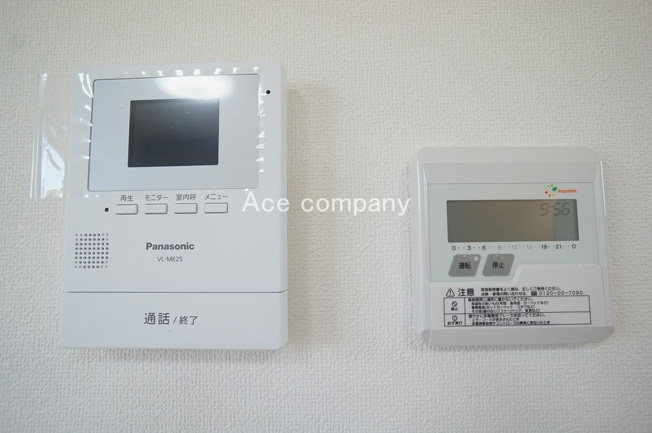 【内観：施工例】 | 鶴見区今津南4丁目 | 【同社による同仕様の施工例】玄関電子キーシステムで解施錠☆TVモニターホン・床暖房完備です☆