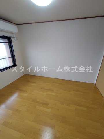 ビラ高千穂の居間・リビング