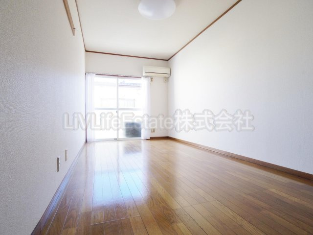 東久留米市前沢４丁目のアパートの居間・リビング