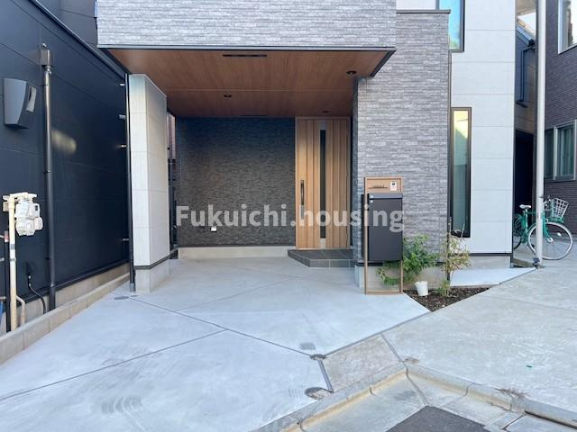 千歳台三丁目貸家のエントランス