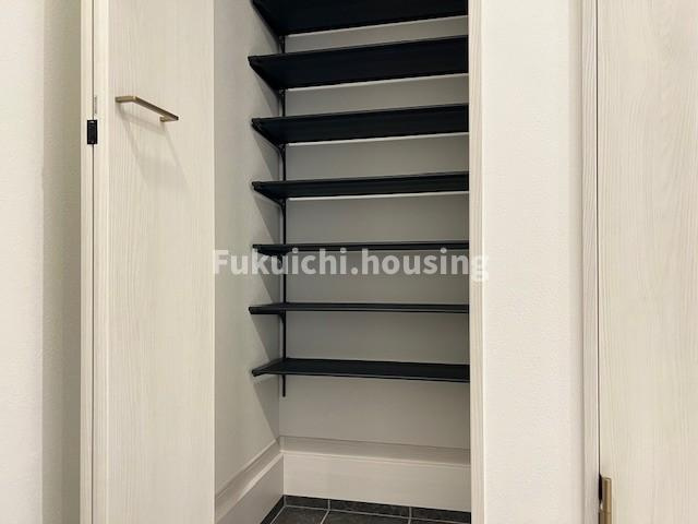 千歳台三丁目貸家の収納