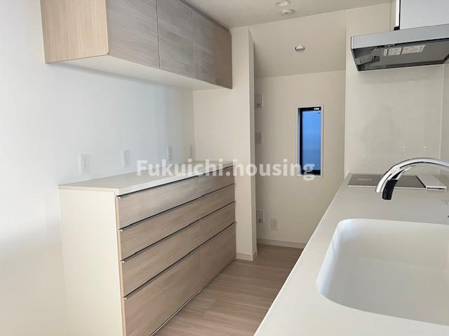 千歳台三丁目貸家の収納