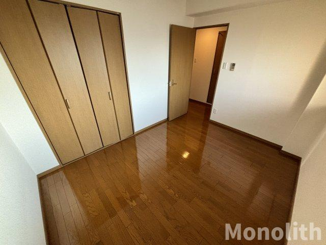 サンダモン北勘の洋室