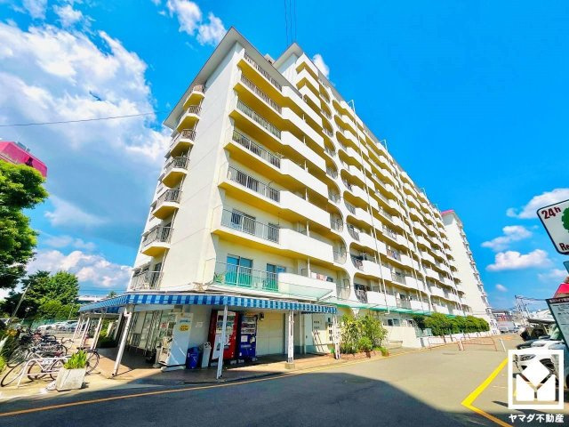 桂川ハイツ1号館の外観